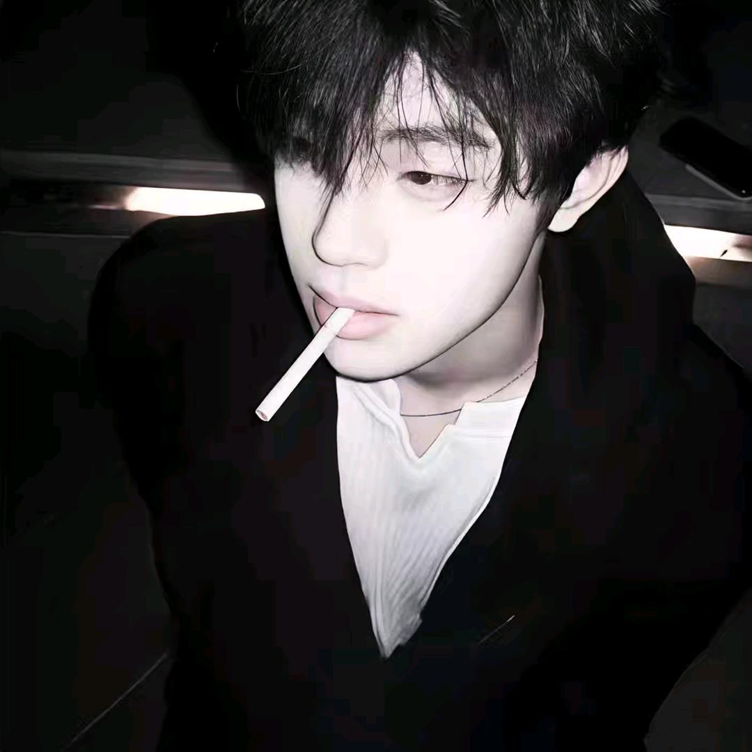 不高冷𝑲少-