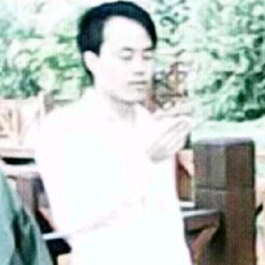 @青云>%
