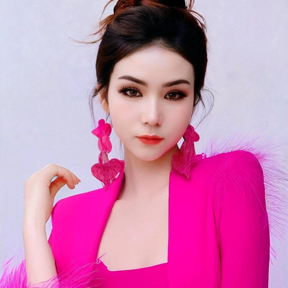 古丽尼沙  服装 👗👠