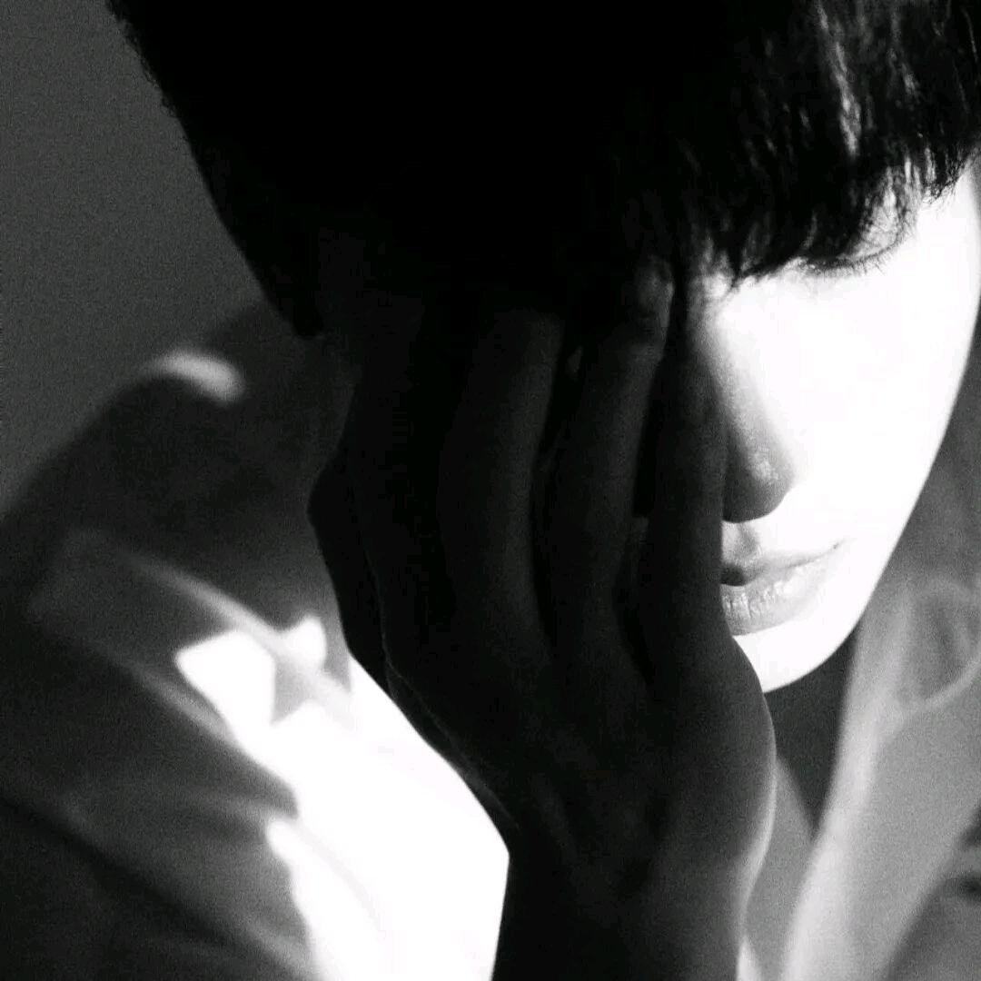 孤ᨶ႒ᩚ久   　　　　🪳 　   ╲