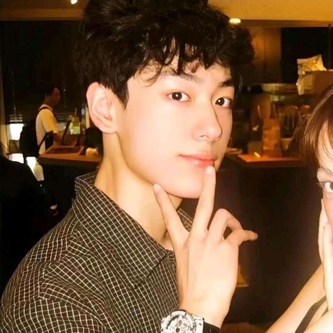 三岁就会扣篮🏀