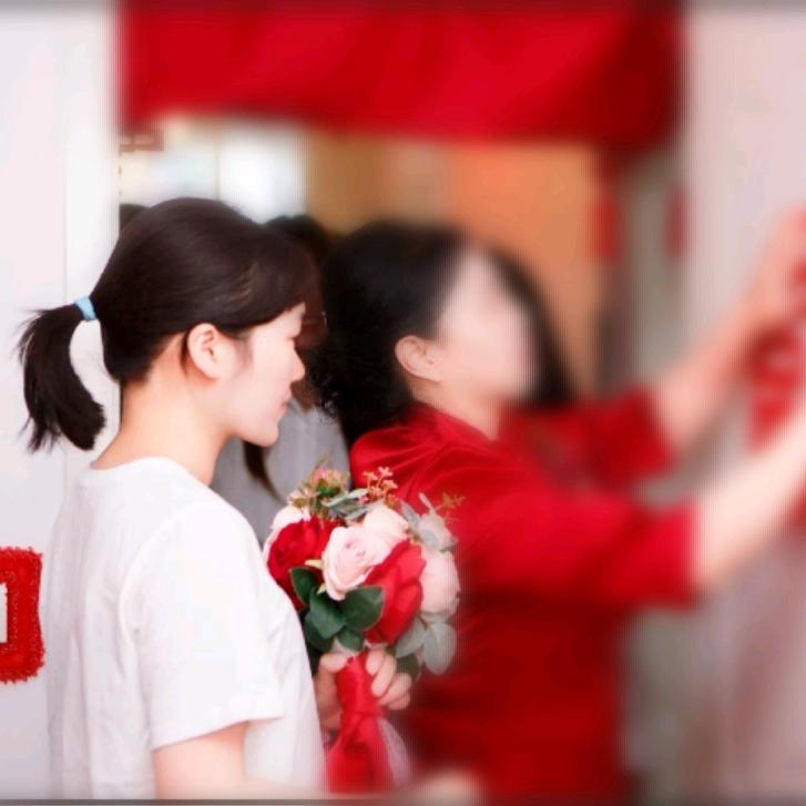 金灿灿