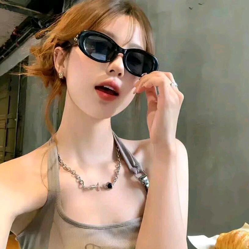 ❀