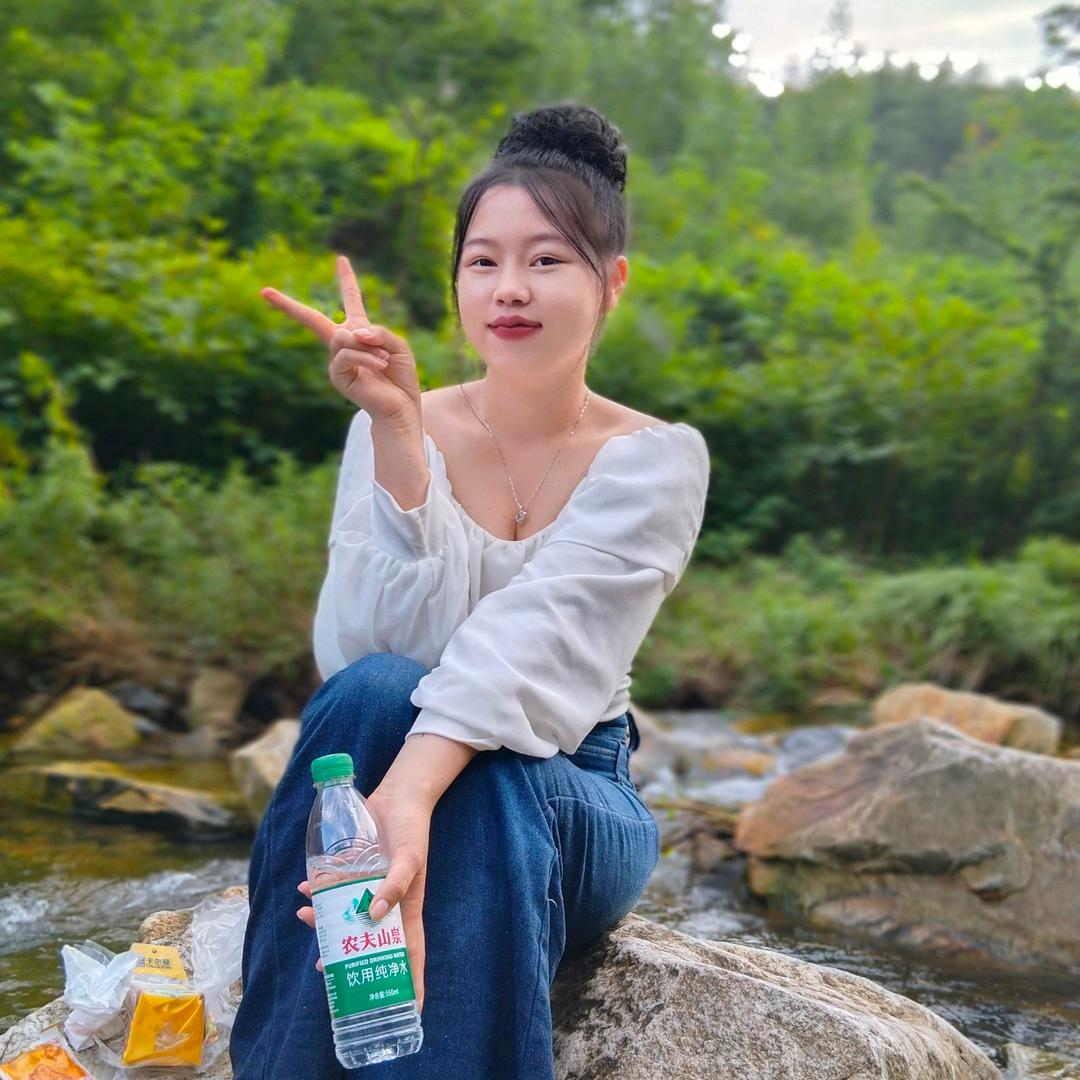 💞何丽💯💴💸