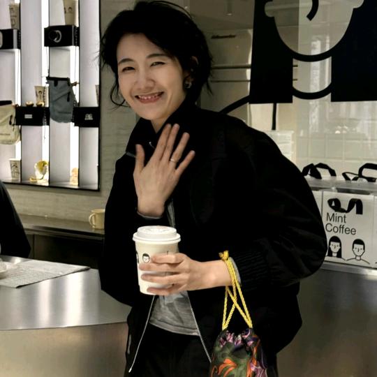 欧越创-浪清时尚女装分享