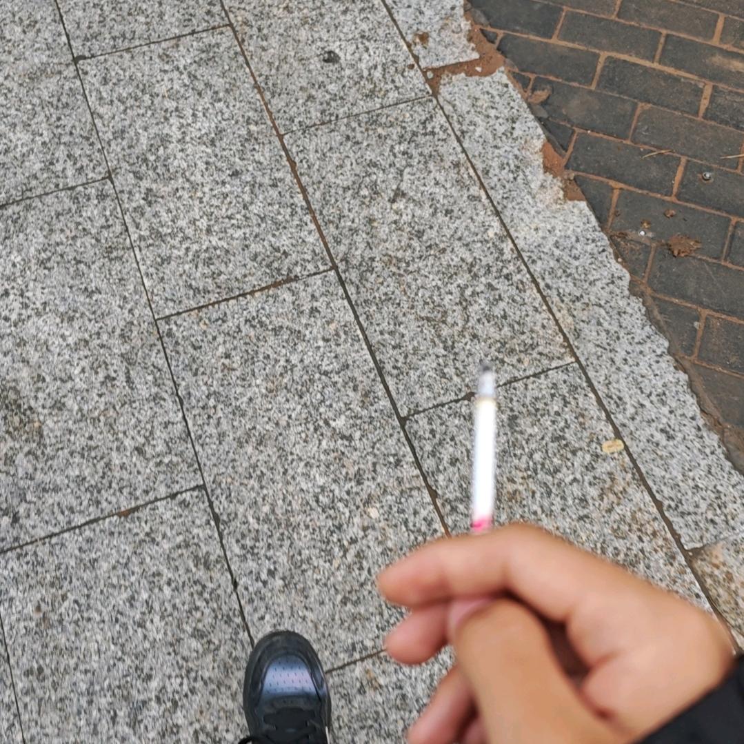 𝐑𝐲.江辞🧊