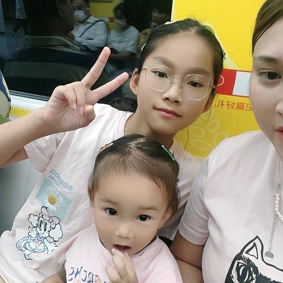 两个闺女的妈妈