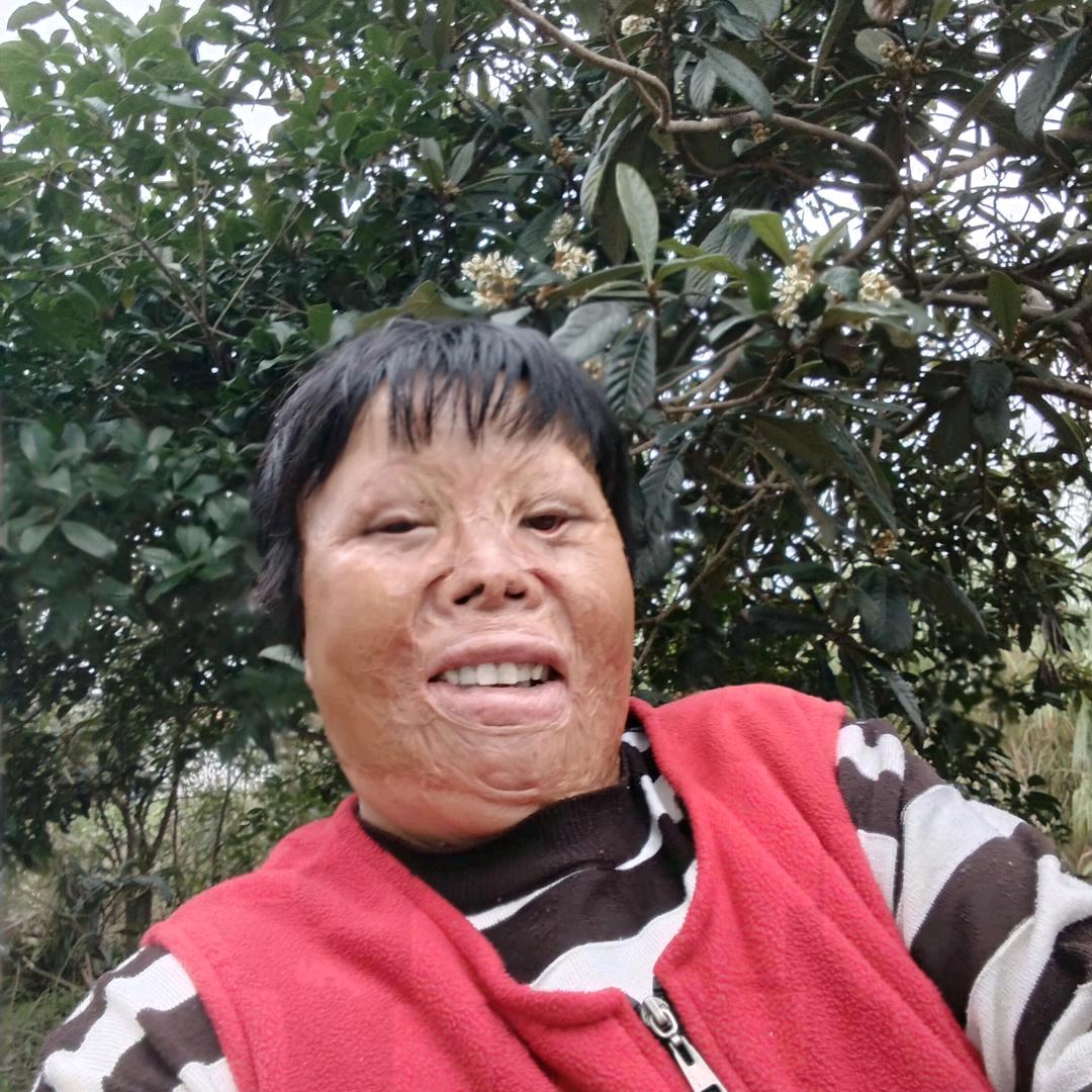 黑妞妞