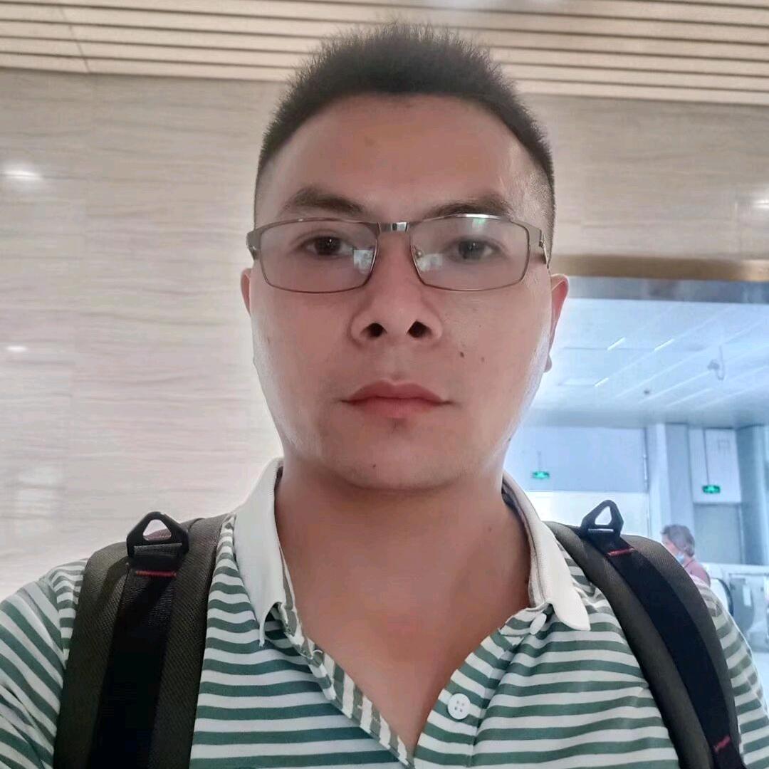 张泽浩（蓝桉）