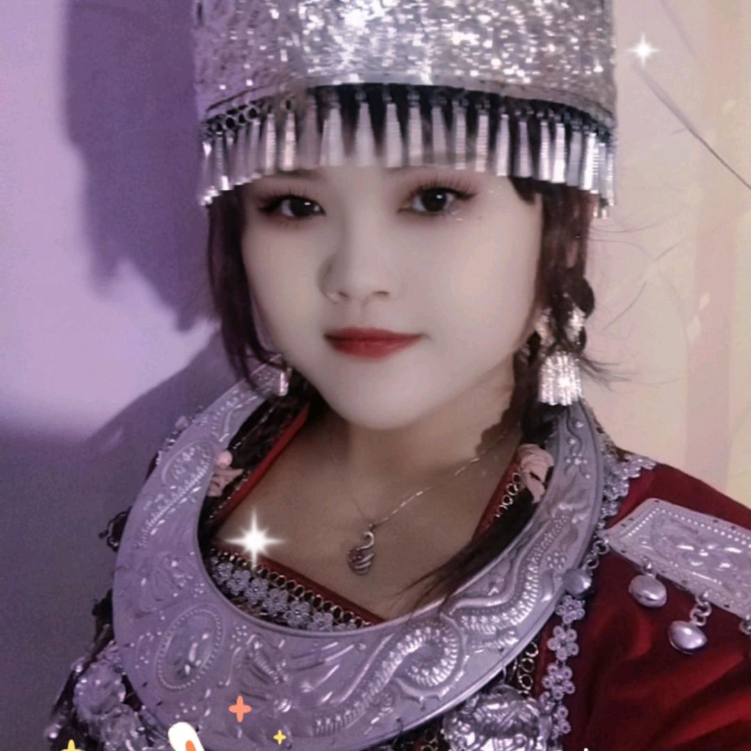 小杨爱山歌小跟班