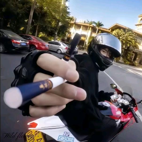 听晚风吹过的故事