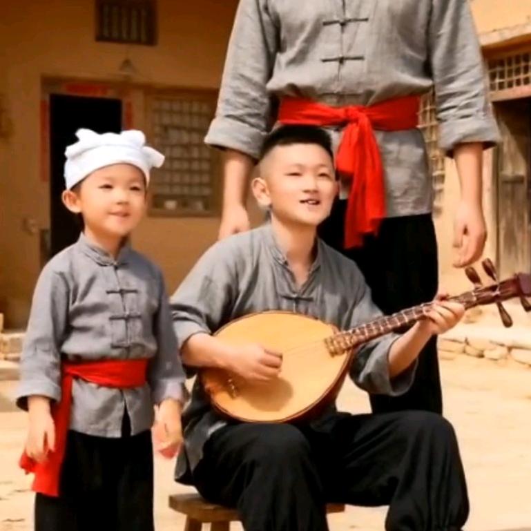 紫气东来遇贵人，今日财神到我家