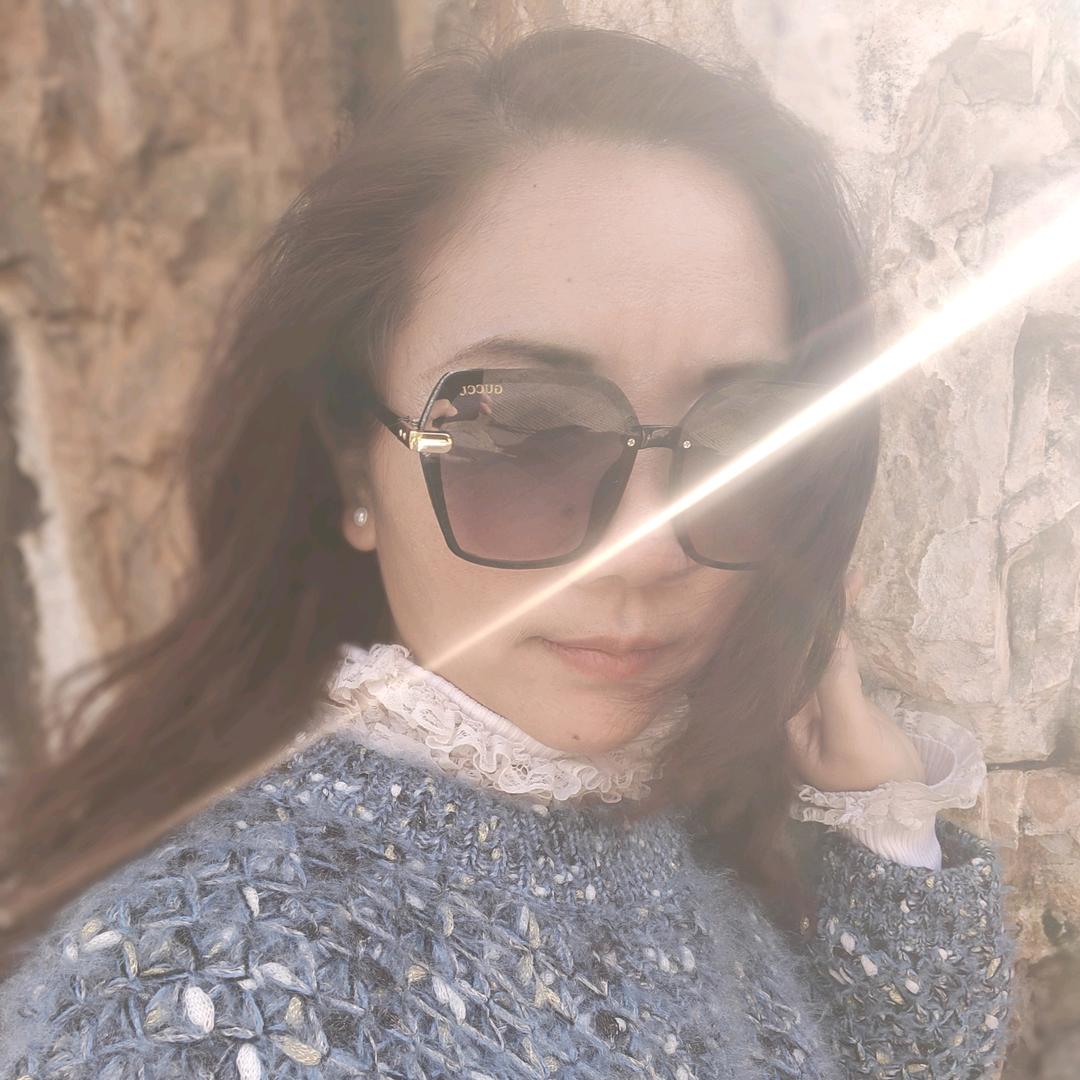꧁༺叶子༻꧂。