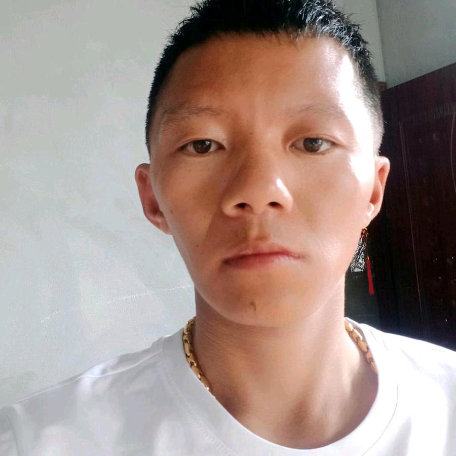 摆摊卖辣条林剑