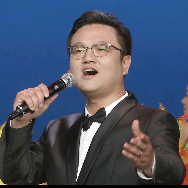 教唱歌的任校长