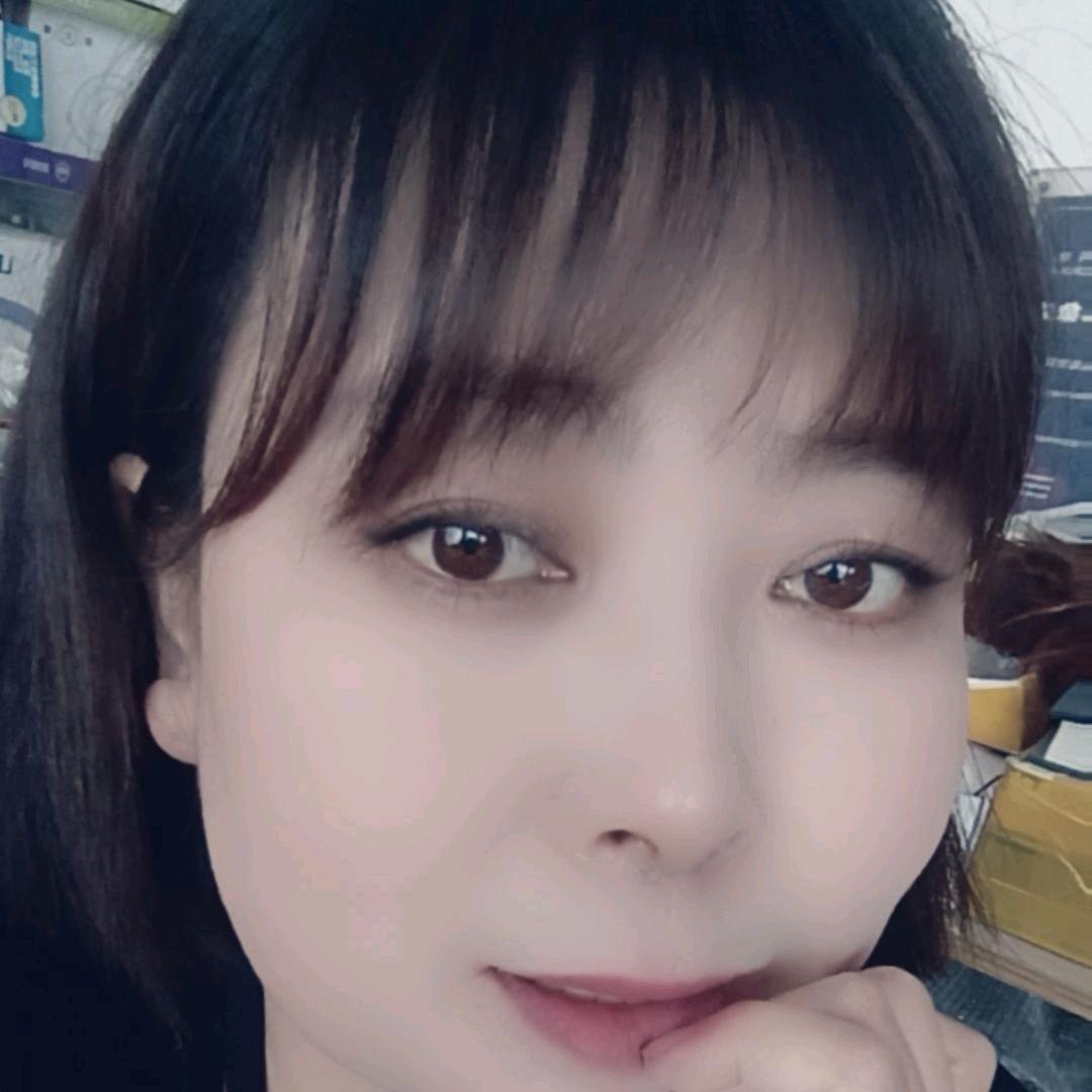 月丫吖