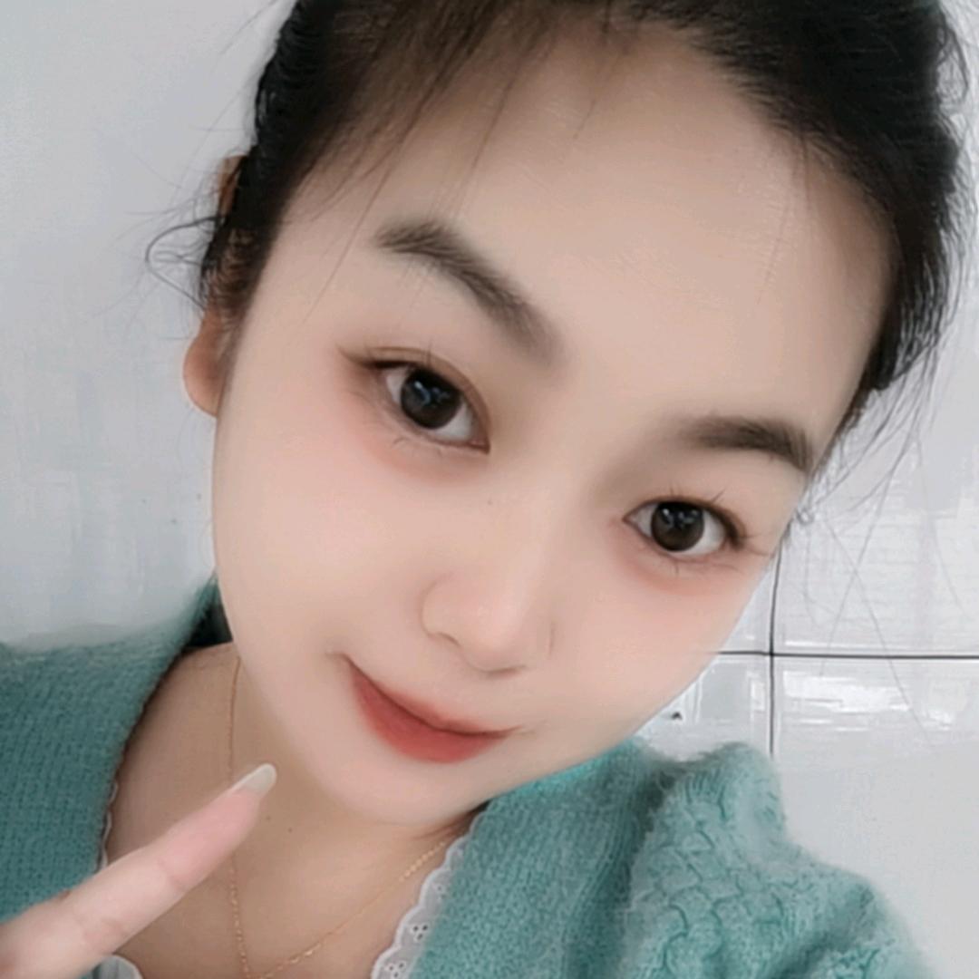 李 小 美 吖   。