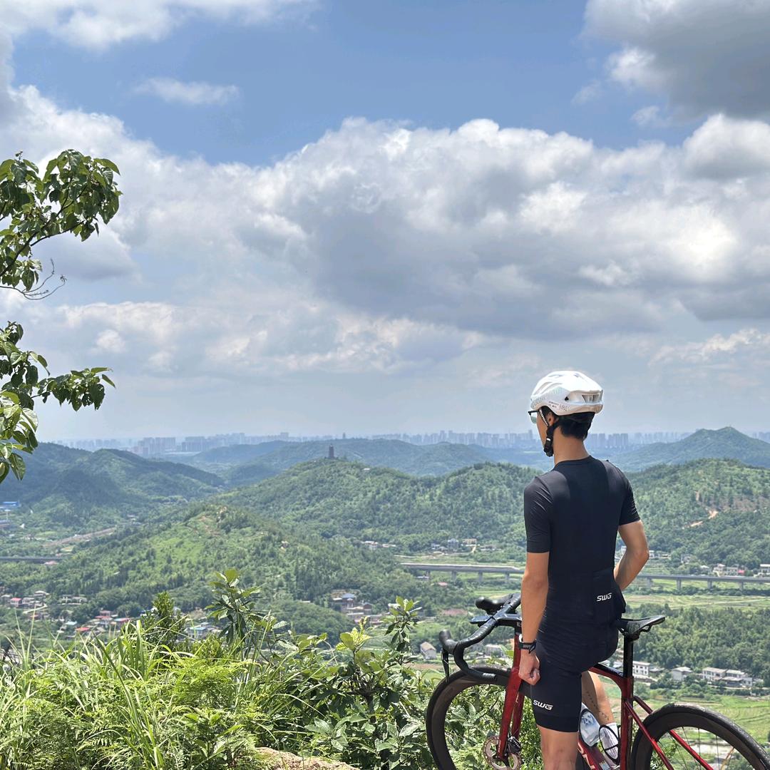 不想掉队的小黄