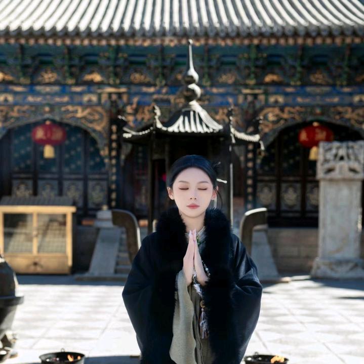 琳安（关驻~點灯~）