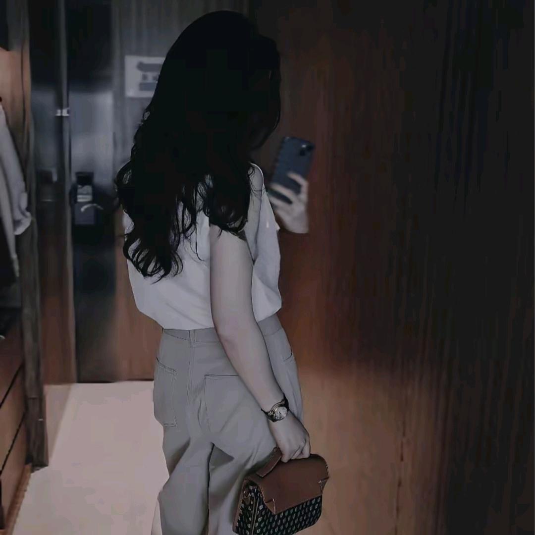 R  娜