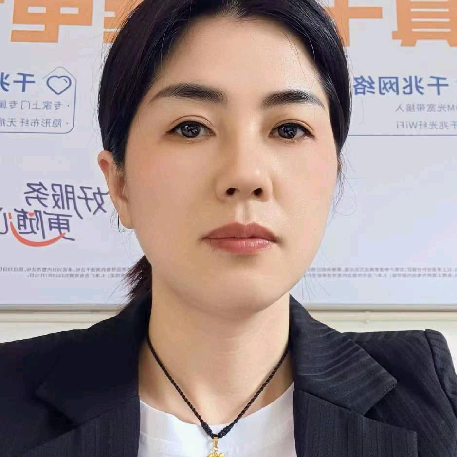 园林绿化树下养土鸡大托黄合村