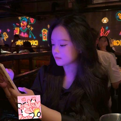 在时代广场旅行的瑶