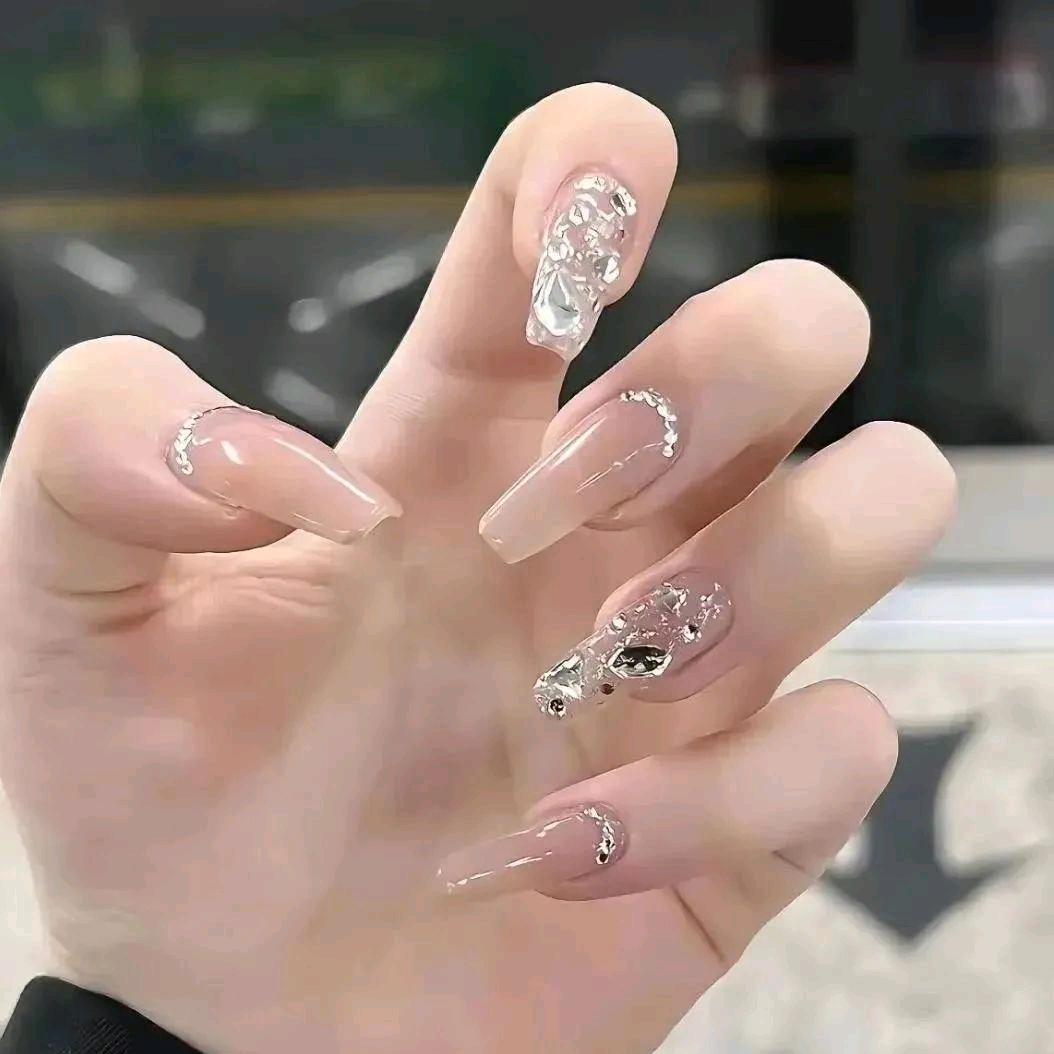 唯美达人专业化妆美甲