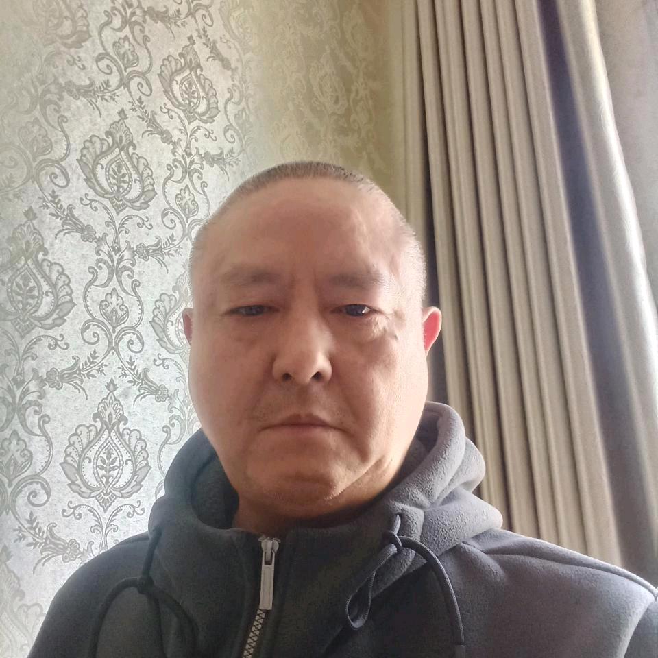 《老覃》