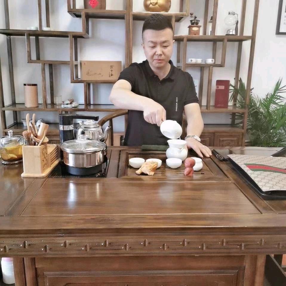 大队长主题火锅汉中店