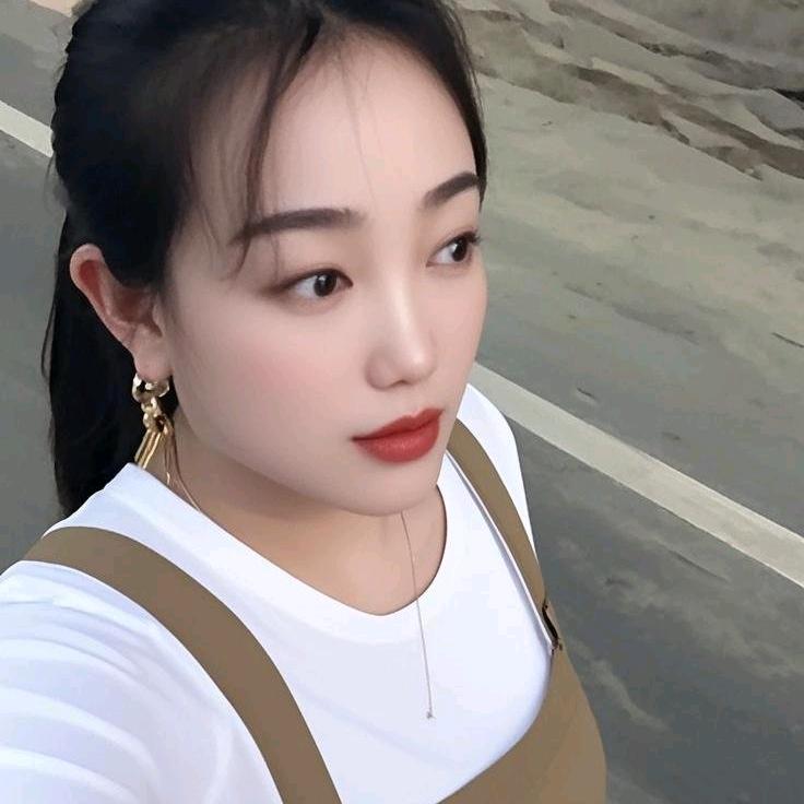 小利٩(๛ ˘ ³˘)۶♥