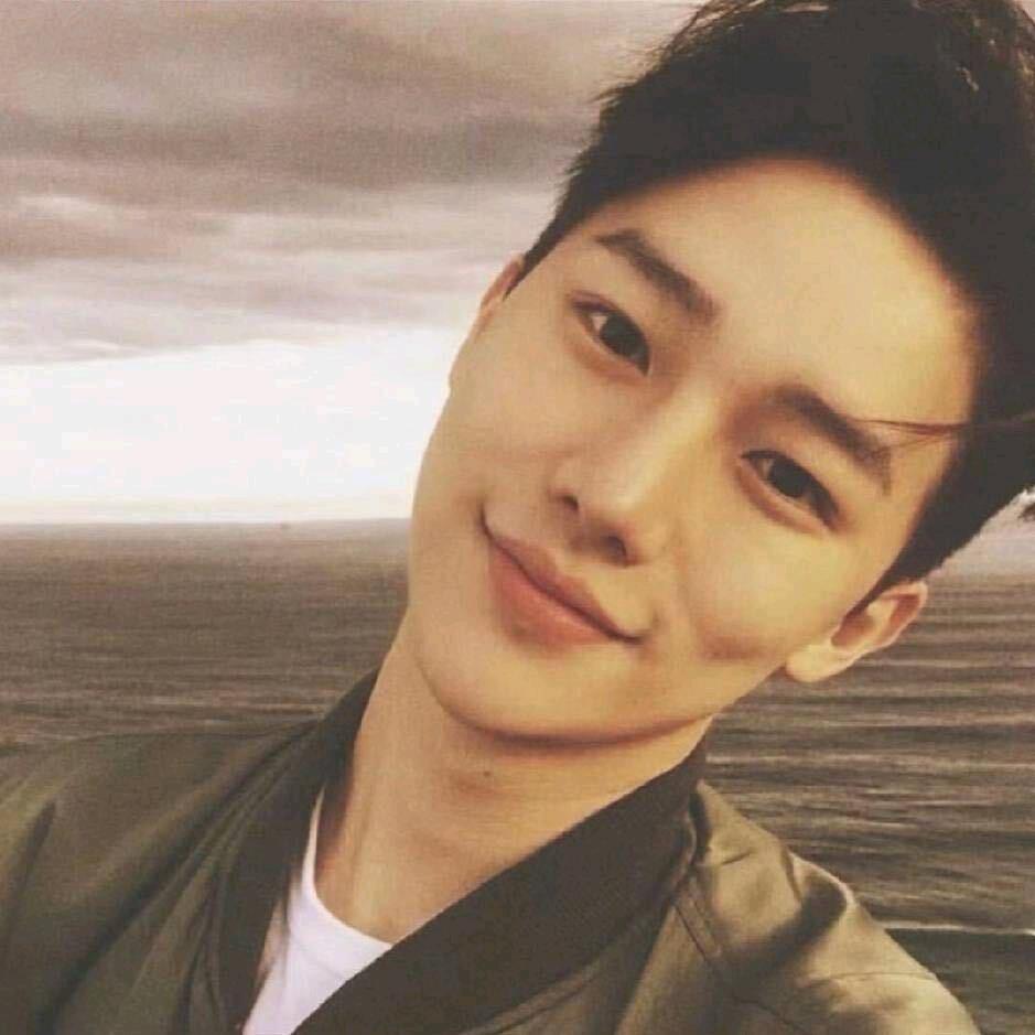 。ཁྱུང་པོ。