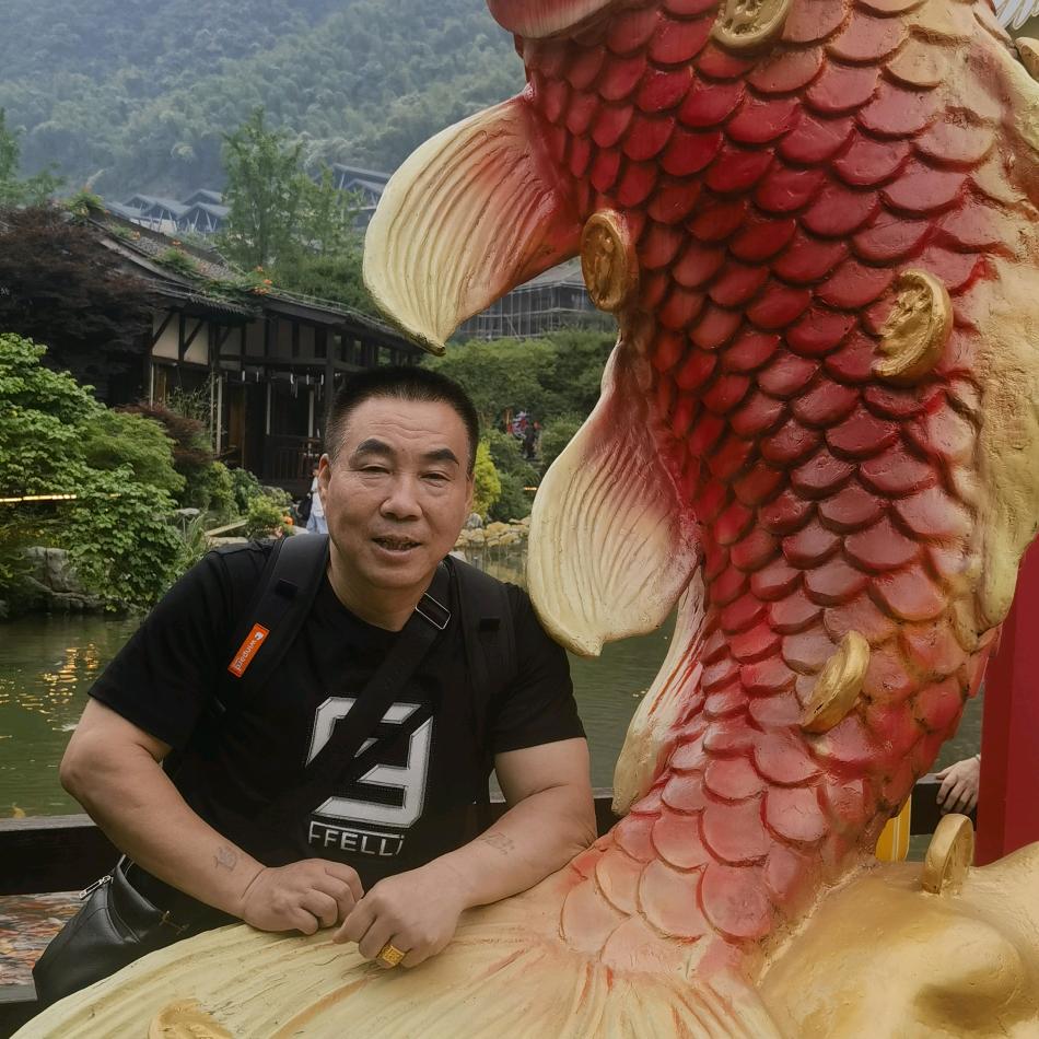 中年大叔交友爱唱歌
