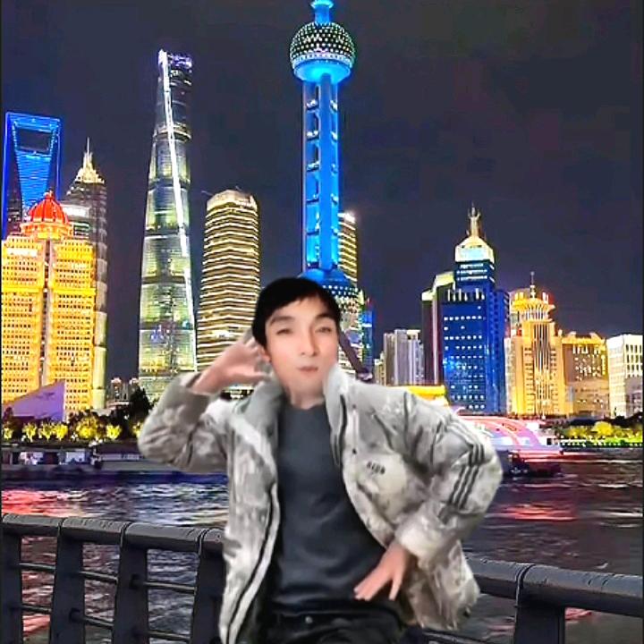 🇨🇳何哥