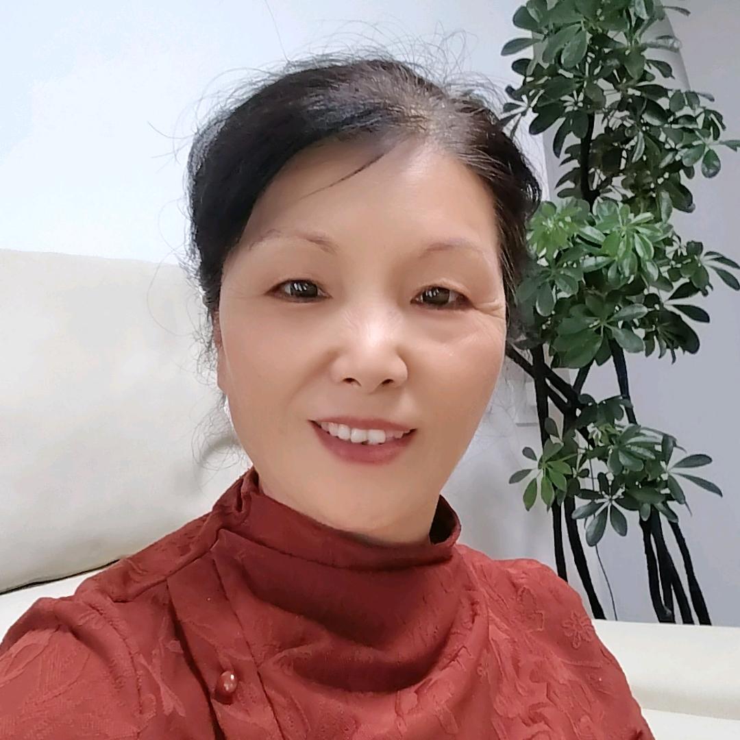 我是个爱生活，爱唱歌，爱跳舞的王奶奶，