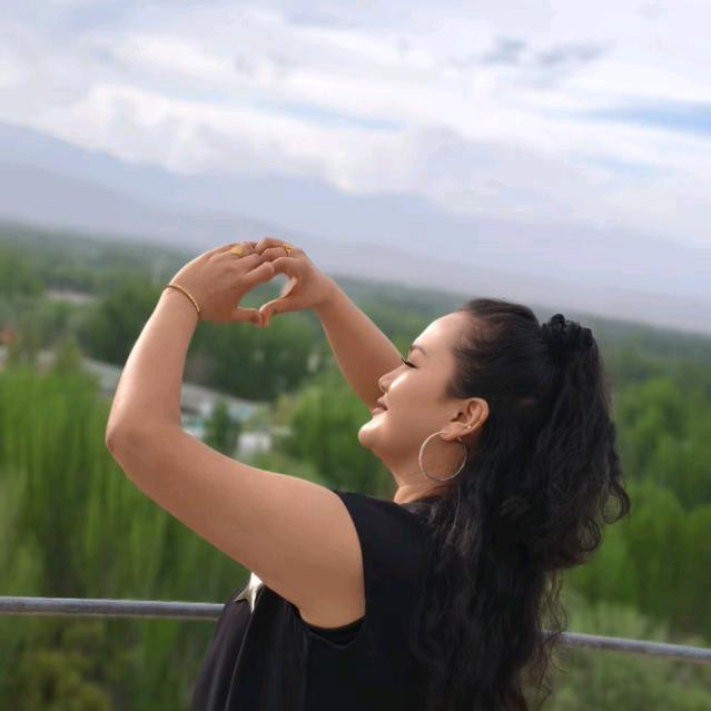 克孜勒镇ZUMA美容店化妆师Ayxa
