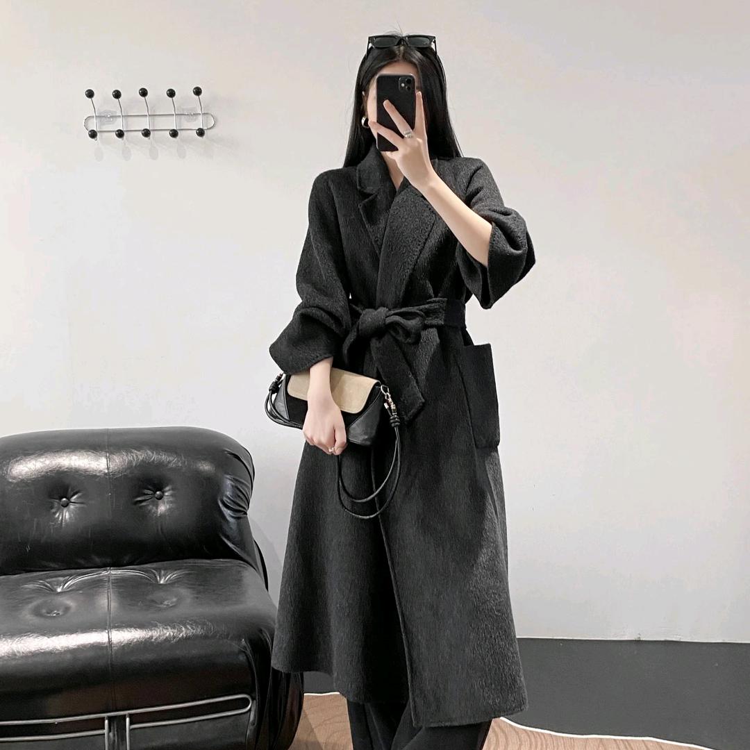 栀子女装大衣工厂