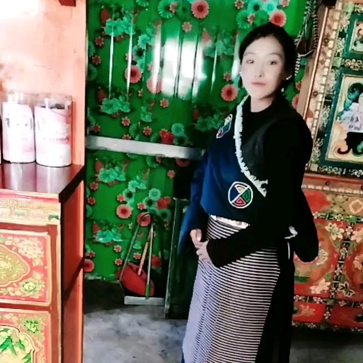 西藏女人