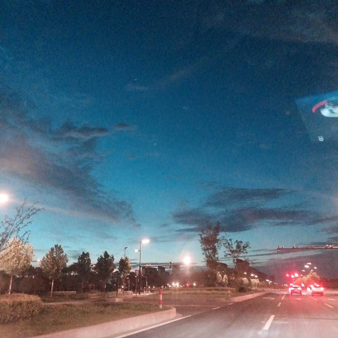 夕阳下的老顽童