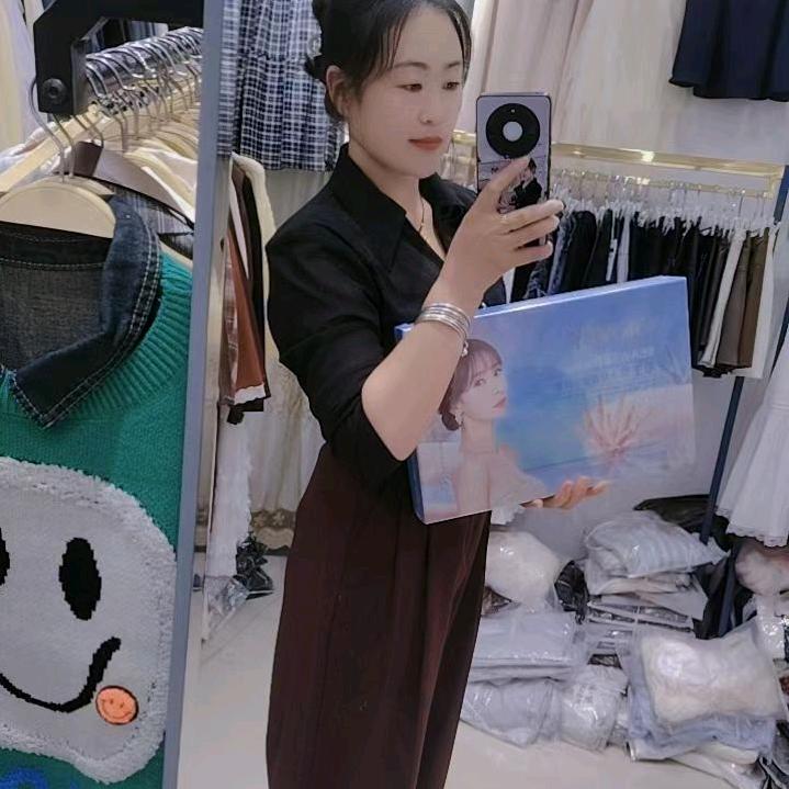 小彩 单身(欧佩美妆）
