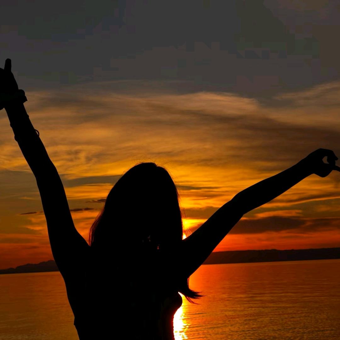 渭南收报废车的小姐姐