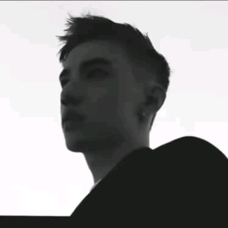 男七．