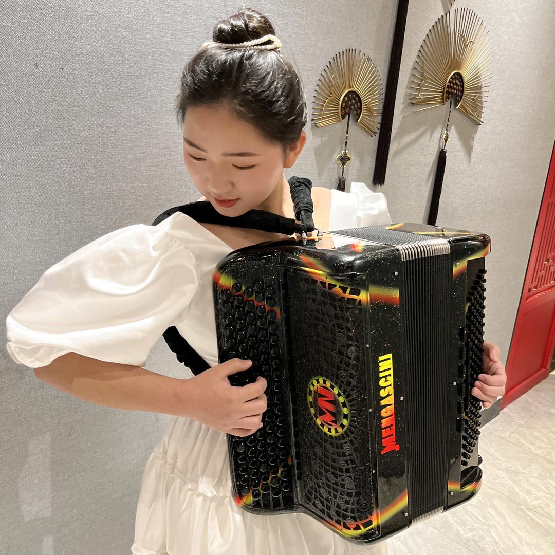 哈喽哈喽我是迪迦