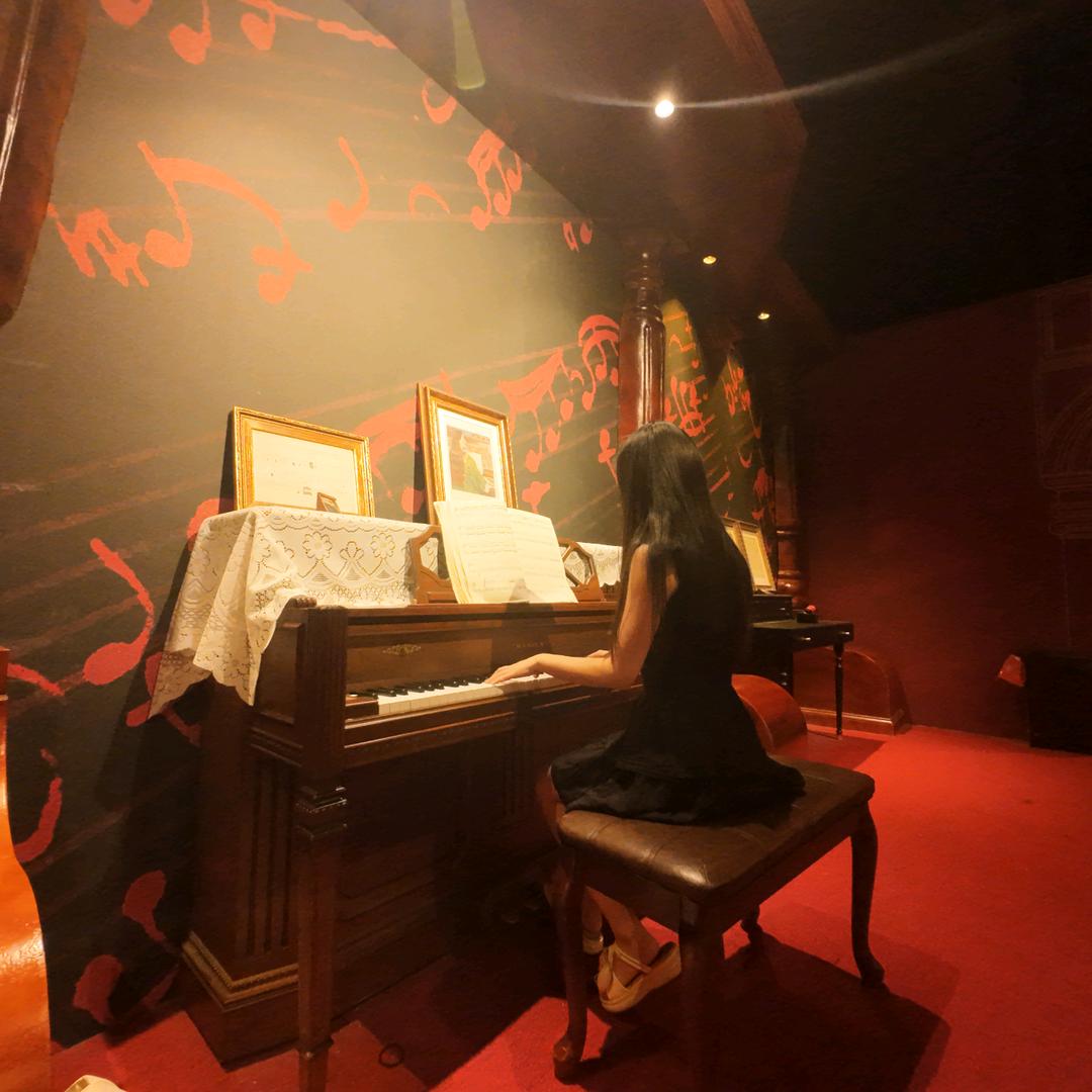 教钢琴的龙老师 🎹