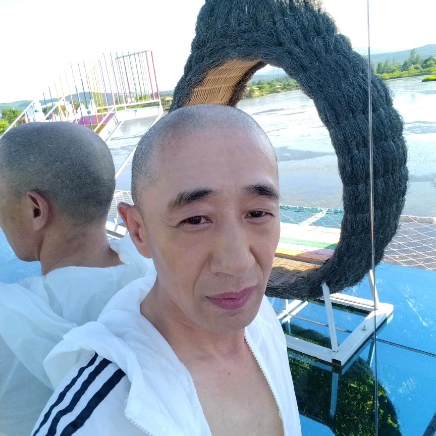 小哥