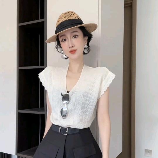 陈先生与小白白(精致美衣)