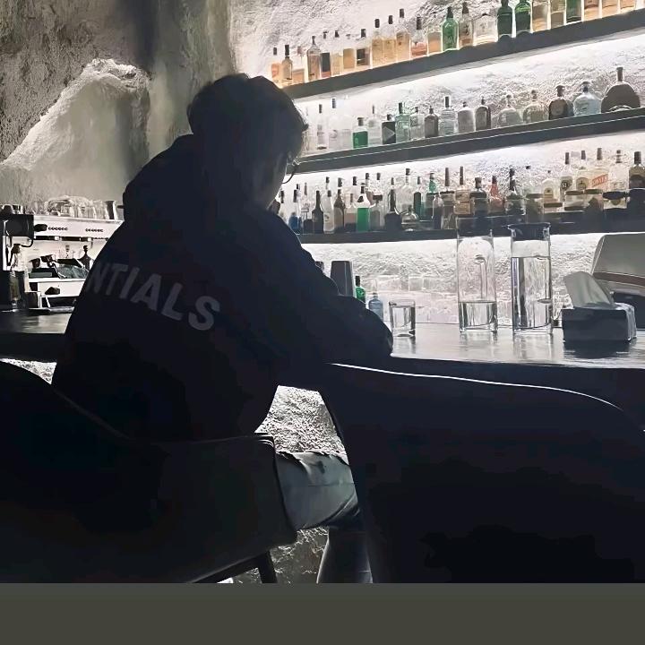 🚬ℳ๓笑敬过往°♦️