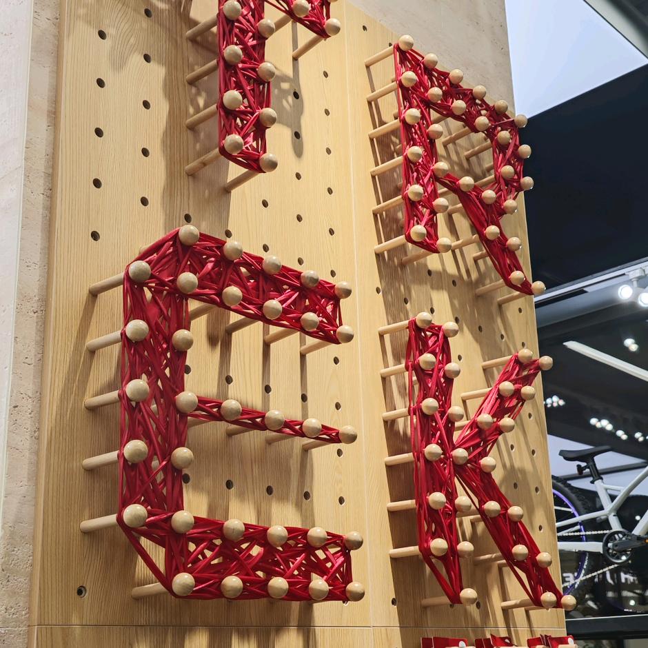 TREK 上海环宇城 小周