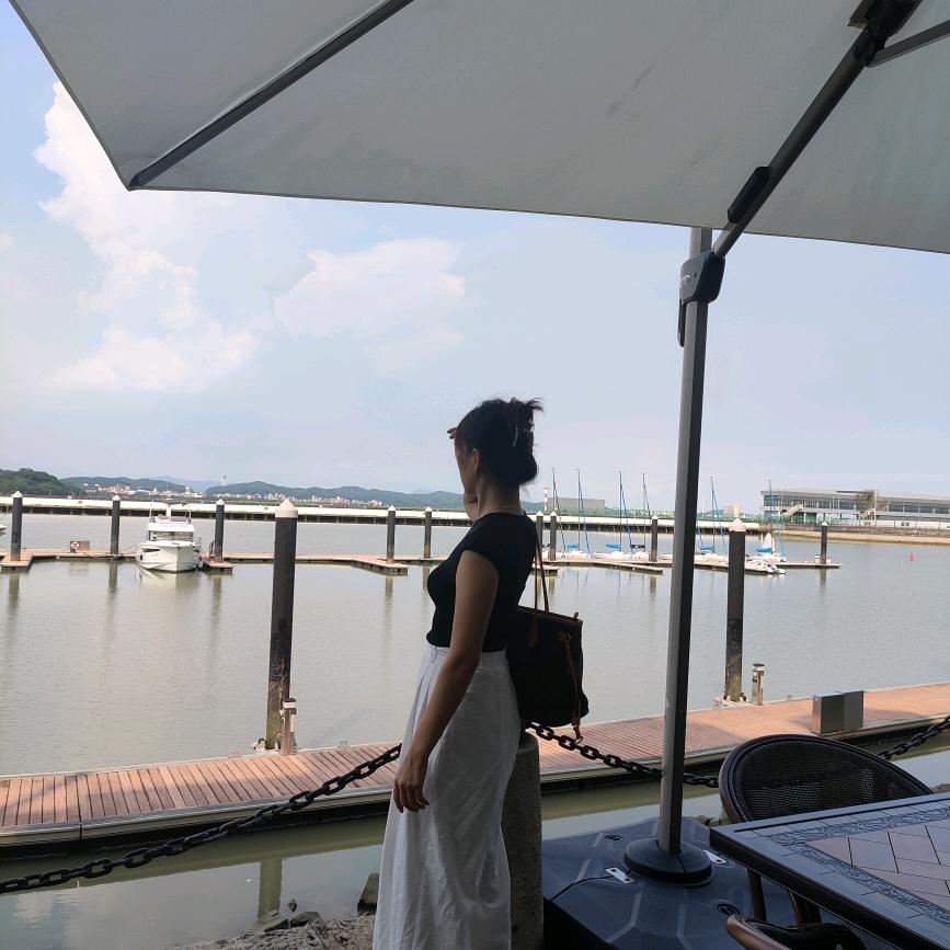 @ 番禺 女理发师