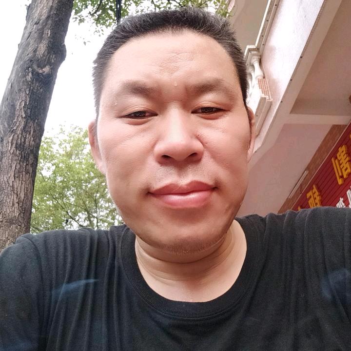 @会笑的眼睛