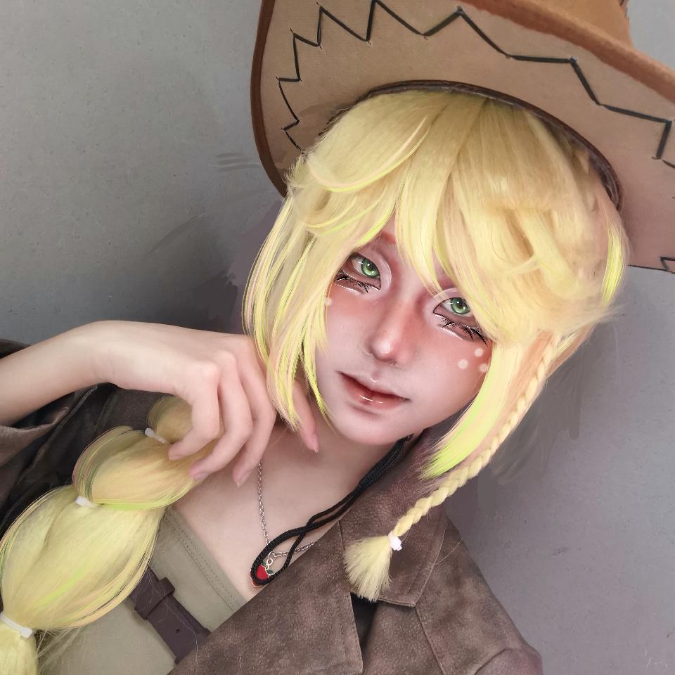 怜温（抖音还我流量(ʘ̥∧ʘ̥)）